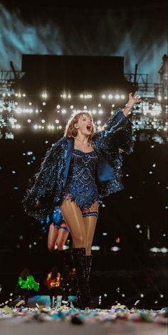 taylor swift performs on stage at the super bowl in new orleans, florida during her performance