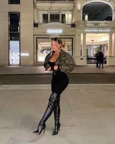 All black outfit night out girls night out date night trend trendy style fashion aesthetic thigh high heels shopping ootd girly Baddie Date Night Outfit, Thigh Boots Outfit, Otk Boots Outfit, Bougie Outfits, Trendy Style Fashion, Thigh High Heels, Instagram London, Instagram Baddie, Otk Boots