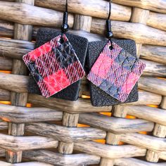 Buffalo Plaid And Black Leather Double Layer Abstract Earrings . Southwestern Christmas Style. Classic Color Combo Red And Black!! Take A Look At Other Styles In My Closet. Get A Pair For Your Favorite Friend Or Family! Handmade By Me With Real Genuine Furniture Grade Leather, / Faux Buffalo Plaid In The Foothills Of Nc. This Is A Boutique Favorite And Will Sell Out ! Bundles Of 3 Get 15% Automatic. And I Will Add Additional Discount!! Message Me For Multiples Or Custom Orders!! Southwestern Christmas, Plaid Earrings, Diy Leather Earrings, Statement Hoop Earrings, Abstract Earrings, Floral Hoops, Christmas Style, Jewelry Techniques, Yellow Earrings