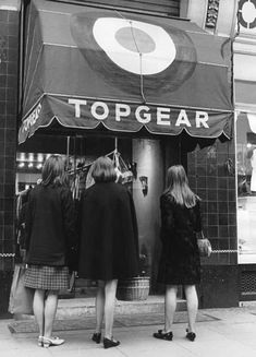 Beatnik Women, Carnaby Street London 1960s Mod Fashion, Biba London 1960s, 60s London, Mod Girl 60s, 1960s Mod Fashion, Swinging London 1960s, Three Girls