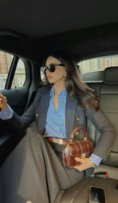 Power Work Outfits Women, Elegant Corporate Outfits, Girl Boss Outfit, Boss Lady Outfit, Outfits For College, Aesthetic Business, Outfits Skirt, Rich Aesthetic, Suits Casual