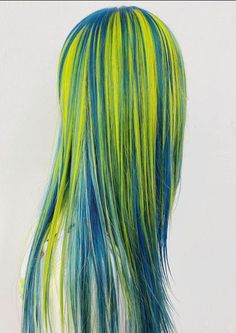 Green And Blue Hair, Hair Colorful, Split Dyed Hair, Multi Colored Hair, Dyed Hair Inspiration, Funky Hairstyles, Hair Stylies