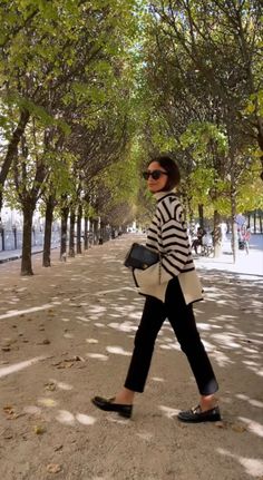 Vinter Mode Outfits, Striped Sweater Outfit, Parisian Outfits, Fall Outfit Ideas, Paris Outfits, Mode Casual, Outfits Fall, 가을 패션