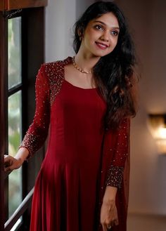 Churidhar Models For Wedding, New Model Churidar Designs Party Wear, Gown Ideas Indian, Indian Wedding Guest Outfit Ideas, Party Wear Anarkali Dress, Indian Wedding Guest Outfit, Indian Wedding Guest, Wedding Guest Outfit Ideas, Gown Party Wear