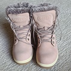 Still In The Box! Size 7.5 Winter Lace-up Boots With Lug Sole And Closed Toe, Pink Lug Sole Boots, Beige Lace-up Boots With Lug Sole For Winter, Timberland Lace-up Boots With Lug Sole, Beige Winter Lace-up Boots With Lug Sole, Lugz Boots, Knee High Combat Boots, Lug Boots, Steel Toe Boots