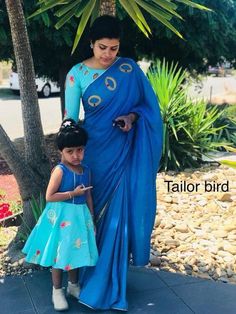 Mom And Daughter Dresses Indian Saree, Mom And Daughter Dresses Indian, Mother Daughter Twinning Dresses, Mom And Daughter Dresses, Mom And Baby Outfits