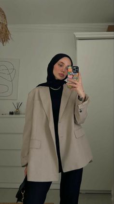 Corean Style, Hijabi Fashion Summer, Outfit Of The Week, Sixth Form, Winter Outfits Aesthetic, Street Hijab Fashion