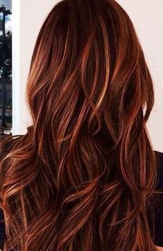 30 Sexy Dark Red Hair Ideas for 2024 - The Trend Spotter Balayage Dark, Auburn Balayage, Red Hair With Highlights, Red Brown Hair