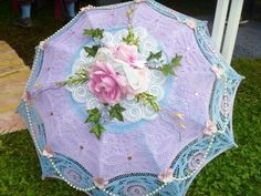 Am I crazy? I would love a beautiful parisol for sunny days when I am spending time outside. Wedding Parasol, Faerie Wedding, Fancy Umbrella, Parasol Wedding, Lace Umbrella, Vintage Umbrella, Under My Umbrella, Umbrellas Parasols, Singing In The Rain