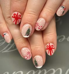 27. Candy Cane Stripes with Holiday Cheer Nutcracker Nails Designs, Nutcracker Nails, Christmas Present Nails, Christmas Nail Designs Easy, Xmas Nail, Christmas Nail Ideas, Nail Aesthetic, Festive Manicure