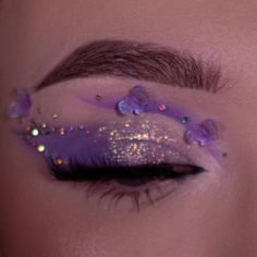 Rapunzel Theme Makeup, Sweet 16 Makeup Lavender, Purple Quince Makeup Ideas, Purple Butterfly Eyeshadow, Tangled Quince Makeup, Purple Iridescent Makeup, Dark Glittery Makeup