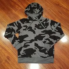 Nwt Men's Under Armour Zip Hoodie. It Has 2 Front Pockets. Style Is Loose Fit. Tag Says Size L, But It Looks Small, So It Would Likely Fit A Size S/M Approx 20" Across Pit To Pit Length From Middle Of Base Of Back Hood To Hem Is Approx 25.5" Under Armour Hooded Sweatshirt For Streetwear, Hooded Under Armour Sweatshirt For Streetwear, Under Armour Winter Outdoor Hoodie, Under Armour Hoodie For Fall Streetwear, Under Armour Casual Hoodie For Streetwear, Casual Under Armour Hoodie For Streetwear, Usmc Hoodie, Armor Hoodie, Grey Hoodie Men