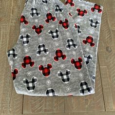 Questions? Leave A Comment Below! Disney Brand Men’s Sz Large Fleece Mickey Mouse Pajama Pants Plaid Nwot Very Soft The Clothing Listed Is Either Nwt, Worn Once, Or Barely Worn At All (They Are All Mine Or My Son’s). They Are Very Well Taken Care Of. There Are A Couple Of Reposted Items Also. Maltese Friendly Nonsmoking Home Offers Welcome Quick Shipper Thank You For Looking In My Closet! I Try To List Any Imperfections I See, Nothing Is Intentionally Not Mentioned. If There Is An Issue With My Pajama Pants Plaid, Mickey Mouse Sweatpants, Disney Cotton Loungewear Pants, Mickey Mouse Long Sleeve Sleepwear For Loungewear, Mickey Mouse Pajamas, Mickey Mouse Cotton Sleepwear For Loungewear, Casual Cotton Mickey Mouse Sleepwear, Pajamas Pants, Fleece Pajama Pants