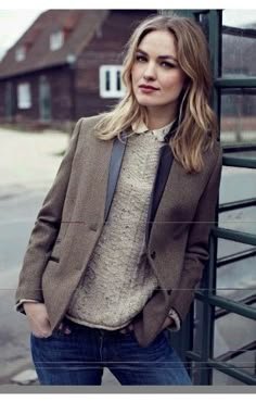 Office Streetstyle, Blazer Sweater, Wild Country, British Country, Country Clothing, Country Fashion, Mode Casual, Streetstyle Fashion, Sunday Afternoon