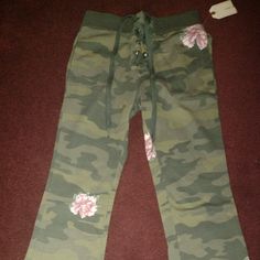 Adam Levine Camo Sweatpants Or Can Be Worn With An Outfit Never Worn Extra Small Camo Sweatpants, Flowers Color, Adam Levine, Flowy Pants, Olive Green Color, Swaggy Outfits, Sweat Pants, Paisley Pattern, Red Green