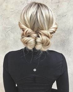 Date Night Hair, Dunner Wordend Haar, Simple Updo, Easy Hairstyles Quick, Easy Hairstyles For Medium Hair, Hairstyle Trends, Peinados Recogidos, Updo Hairstyle, Hair Back