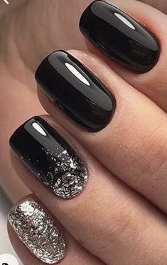 Black Nails With Glitter, Nail Art Diy Easy, Diy Nail Art, Minimalist Nails, Glitter Nail Art, Chic Nails, Nail Art Diy, Acrylic Nail Designs, Black Nails