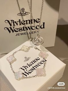 Luxury Jewelry Van Cleef, Vivienne Westwood Necklace Aesthetic, Van Cleef Aesthetic, Van Cleef Jewelry, Viviane Westwood, Necklace Van Cleef, Jewelry Vivienne Westwood, Vivienne Westwood Accessories, Vivian Westwood