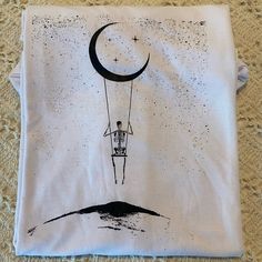 Unbranded Short Sleeve T-Shirt. Skeleton Design. Nwot. Xxl. White/Black. Get Your Spooky On With This Playful Tee. A Fun Halloween Option! Unworn And Unwashed. Please Let Me Know If You Have Any Questions! Skeleton, Moon, Stars, Halloween, Gothic, Spooky, Costume, Fall White Cotton T-shirt With Moon Print, Skeleton Design, Halloween Gothic, Moon Stars, Moon Design, Halloween Fun, Skeleton, White Black, White And Black