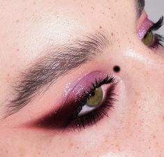 Makeup Ideas Aesthetic, Makeup Aesthetic Ideas, Makeup Products Aesthetic, Makeup Bag Aesthetic, Drawing Makeup, Beauty Makeup Products, Makeup Wallpaper, Shimmer Eyeshadow Palette