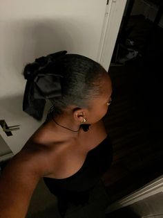 bow in hair, dinner date vibes, all black outfit, styling 4c hair Bow Natural Hair, 4c Bow Hairstyle, Bun With A Bow, Too Knot Bun, Styling 4c Hair, Bun With Bow, Dinner Hairstyles, Date Vibes, Autumn Hairstyles