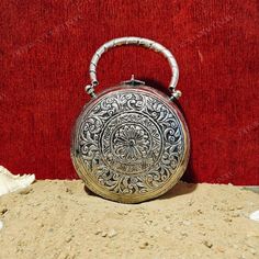 Handcrafted Round Antique Silver Metal Clutch Bag with Ornate Floral Embossing – Elegant Vintage-Inspired Handbag with Detachable Handle Waist Jewellery, Waist Jewelry, Evening Purse, Metallic Bag, Small Accessories