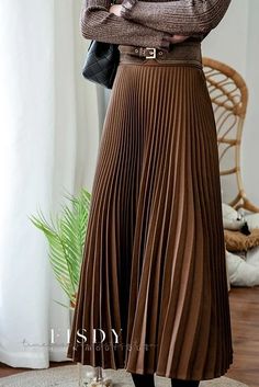 Fisdy - Falda plisada en línea A de color topo para mujer Brown Pleated Skirt Outfit, Cold Weather Attire, Pleated Skirt Midi, Brown Pleated Skirt, Pleated Skirt Outfit, Polyester Skirt, Pleated Long Skirt, Winter Outfit Inspiration, Skirt For Women