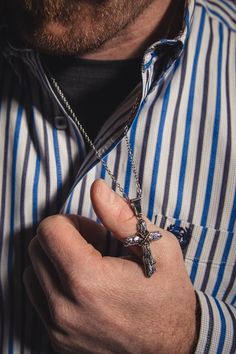 Keep a reminder of the strength of your faith with this cross necklace from Montana Silversmiths. Western Picture Frames, Smith And Western, Western Rings, Western Bracelets, Western Prints, Western Purses, Faith Cross, Shadow Box Art, Western Belt Buckles