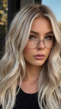 Effortless Platinum Blonde Hair Color Ideas Ideas for Platinum Blonde with Dark Roots Ombre 👸 Blonde Curly Bob