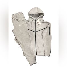 High Quality Warm Unisex Sweatsuit Top And Bottom Available In Different Sizes Suitable For Different Occasions Nike Long Sleeve Loungewear Sets, Nike Winter Loungewear Sets, Nike Loungewear Sets For Winter, Nike Fitted Sports Sets, Fitted Nike Sports Sets, Nike Fitted Sportswear Sets, Sweaters Nike, Nike Tech Hoodie, Nike Tech Fleece Hoodie