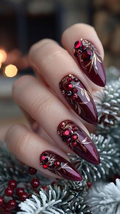 50+ Christmas Nails So Festive, Rudolph Might Ask for Tips! 🎅💅 Get into the holiday spirit with these Christmas Nails that are nothing short of magical! From Christmas Gel Nails to Christmas Nails Acrylic, there's a festive style for everyone. 🎄✨ If you’re looking for Cute Christmas Nails or Christmas Nails Easy to DIY, this collection has got your Nagel Inspo covered. Try some classic Red Christmas Nails or go for whimsical Candy Cane Nails for that sweet holiday touch. Explore stunning Nail... Red Christmas Nails Winter, Christmas Nails Trendy, Christmas Tree Nails, December Nails, Nail Art Stripes, Christmas Gel, Holiday Nail Designs, Cute Christmas Nails