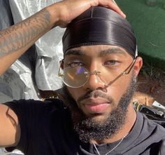 Black Durag, Scholarships For International Students, Curly Hair Fade, Outfits Men Streetwear, Black Men Street Fashion, Men Street Fashion, Male Characters, Curly Waves, Men Streetwear