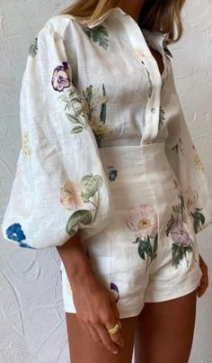 Linen Set, Mode Inspo, Set Outfit, Linen Clothes, Business Ideas, High Waisted Shorts, Look Fashion, Classy Outfits, Fashion Inspo Outfits