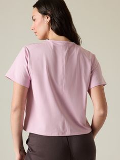 FOR: Commuting, work, and travel FEEL: Lightweight SUPIMA® cotton fabrication FAVE: An everyday essential Relaxed with room to move High hip, sits at the high hip Crew neck. Pink Go-dry Crew Neck Top, Spring Everyday Athleisure Tops, Pink Crew Neck Top With Go-dry Technology, Sporty Relaxed Fit Tops For Day Out, Casual Go-dry T-shirt For Summer, Athleisure Short Sleeve Tops For Day Out, Casual Go-dry Tops For Summer, Work And Travel, High Hips