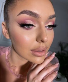 Pink Makeup Looks Wedding, Pink Nude Makeup Looks, Pink Makeup Wedding, Pink Glam Aesthetic, Pink Make Up Look, Make Rose, Make Up Rosa, Pink Glam Makeup