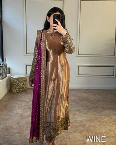 Maroon Combination Dresses, Brown Colour Combination Outfit, Pengantin India, Shadi Dresses, Dresses Traditional, Gaun Fashion, Pakistani Wedding Outfits