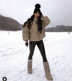 Outfit Navidad, Winter Vacation Outfits, Ski Trip Outfit, Apres Ski Outfits, Winter Outfits Snow, Winter Boots Outfits, Colorado Outfits, Winter Girl