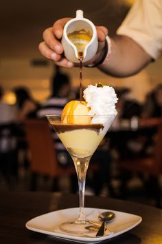 Affogato Aesthetic, Alcholic Drink Aesthetic, Tiramisu Affogato, Simple Mixed Drinks, Alcoholic Drinks Aesthetic, Affogato Coffee Photography, Alcholic Drink