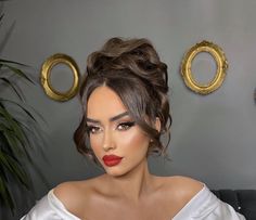 High Bun Hairstyles Wedding, Bun With Bangs Hairstyles, Hair Bun With Bangs, Bangs Hairstyles Ideas, Sanggul Cepol, Bun With Bangs, Messy Hairstyle, Curly Hair Bun, Long Ponytail Hairstyles