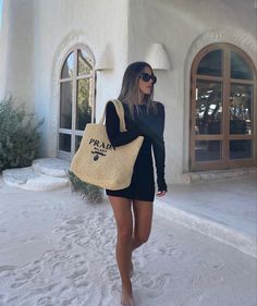 Lbd Summer, Spring Basics, Outfit Ideas 2024, Raffia Tote Bag, Outfit Blazer, Europe Outfits, Deep Winter, Wardrobe Outfits, Summer Fashion Outfits