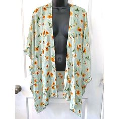 Maurice’s Green Sunflower Print Kimono Shawl Size One Size Nwt 100% Rayon Measurements: 36 Inches Armpit To Armpit 29 Inches In Length Green Sunflower, Print Kimonos, Sunflower Print, Green Yellow, Shawl, Sunflower, Womens Tops, Yellow, Green