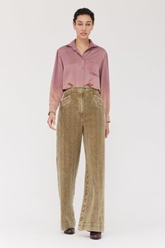 Our mid-rise leg-lengthening Tuberose Pant in breathable washed twill has a slim waist with extended button tab closure, zipper fly, seamless rear, and wide leg for effortless wear. In an overwashed pale ochre, an original take on neutral everyday slacks. Maya is 5'9" and wears a size 0 Product ID: Y237-8920TR *THIS ITEM IS FINAL SALE, NO RETURNS OR EXCHANGES* Raquel Allegra, Silk Charmeuse, Slim Waist, Casual Pants, Final Sale, Mid Rise, Wide Leg, Zipper, The Originals