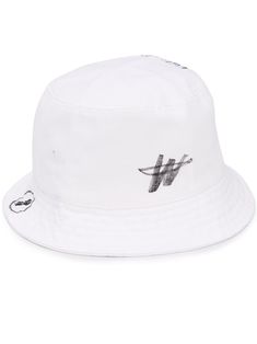 Estampa corrida de logo, estrutura saco e estrutura circular. Material: algodão. Cor: Branco. Bucket Hat White, Bucket Hat Women, Bucket Hat Black, Balenciaga Track, Office Bag, Custom Watch, Summer Beach Wear, Cotton Logo, Derby Shoes