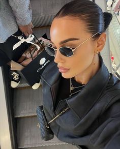 Ombre Brows, Be Your Own Muse, Micro Needling, Mode Zara, Cateye Sunglasses, Winter Fashion Outfits Casual, Cruise Outfits, Trendy Sunglasses, Sunglasses Fashion