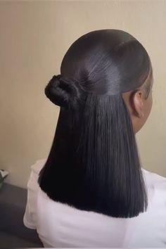 Straight Hair Hairstyles Black Women, Sleek Braided Ponytail, Sleek Ponytail Hairstyles, Quick Weave Hairstyles, Hairdos For Curly Hair, Slick Hairstyles, Hot Hair Styles, Pretty Braided Hairstyles, Sleek Ponytail