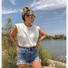 Nwt 501 Size 33 Levis Shorts Outfit, Levi Shorts Outfit, Long Denim Shorts Outfit, Denim Shorts Outfit Ideas, 501 Outfit, Summer Jean Shorts Outfit, Look Short Jeans, Shorts Outfit Ideas, Long Denim Shorts