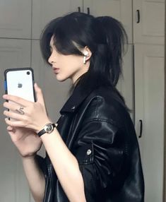 Adrogonus Hair Long, Masc Long Hair Styles, Boyish Hairstyles For Long Hair, Masculine Hairstyles For Women Long Hair, Asian Men Hairstyle Medium Long Hair, Long Hair Tomboy, Cyberpunk Haircut, Tomboy Haircuts For Women, Asian Hair Inspiration