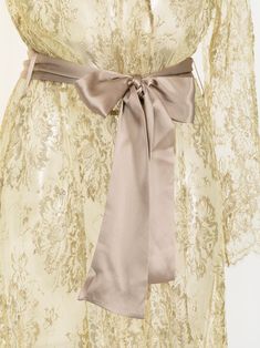 Elegant Belted Sashes For Formal Occasions, Elegant Formal Belted Sashes, Elegant Belted Sashes For Party, Fitted Sashes For Spring Party, Spring Party Fitted Sashes, Formal Fitted Belted Sashes, Elegant Cream Sashes For Formal Occasions, Formal Sashes With Matching Belt, Elegant Fitted Tie Waist Sash