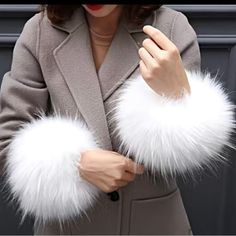 Such A Cute Addition To Any Outfit Or Coat During Those Cold Fall And Winter Days/Evenings. Cuff Design. White Lucy Heartfilia, Winter Cap, Mode Casual, Long Gloves, Wrist Warmers, White Fur, Winter Park, Arm Sleeve, Winter 2022