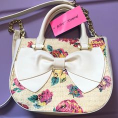 Cross Body Purse New With Tags Chic Floral Print Spring Bag, Floral Print Bags For Summer Day Out, Trendy Floral Print Bags For Day Out, Summer Floral Print Bags For Day Out, Summer Floral Print Bag For Day Out, Elegant Summer Bags With Floral Print, Summer Floral Print Day Out Bag, Elegant Floral Print Summer Bags, Elegant Summer Floral Print Bags